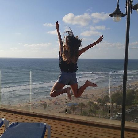 Penthouse Apartment On The Beach Bat Yam Esterno foto
