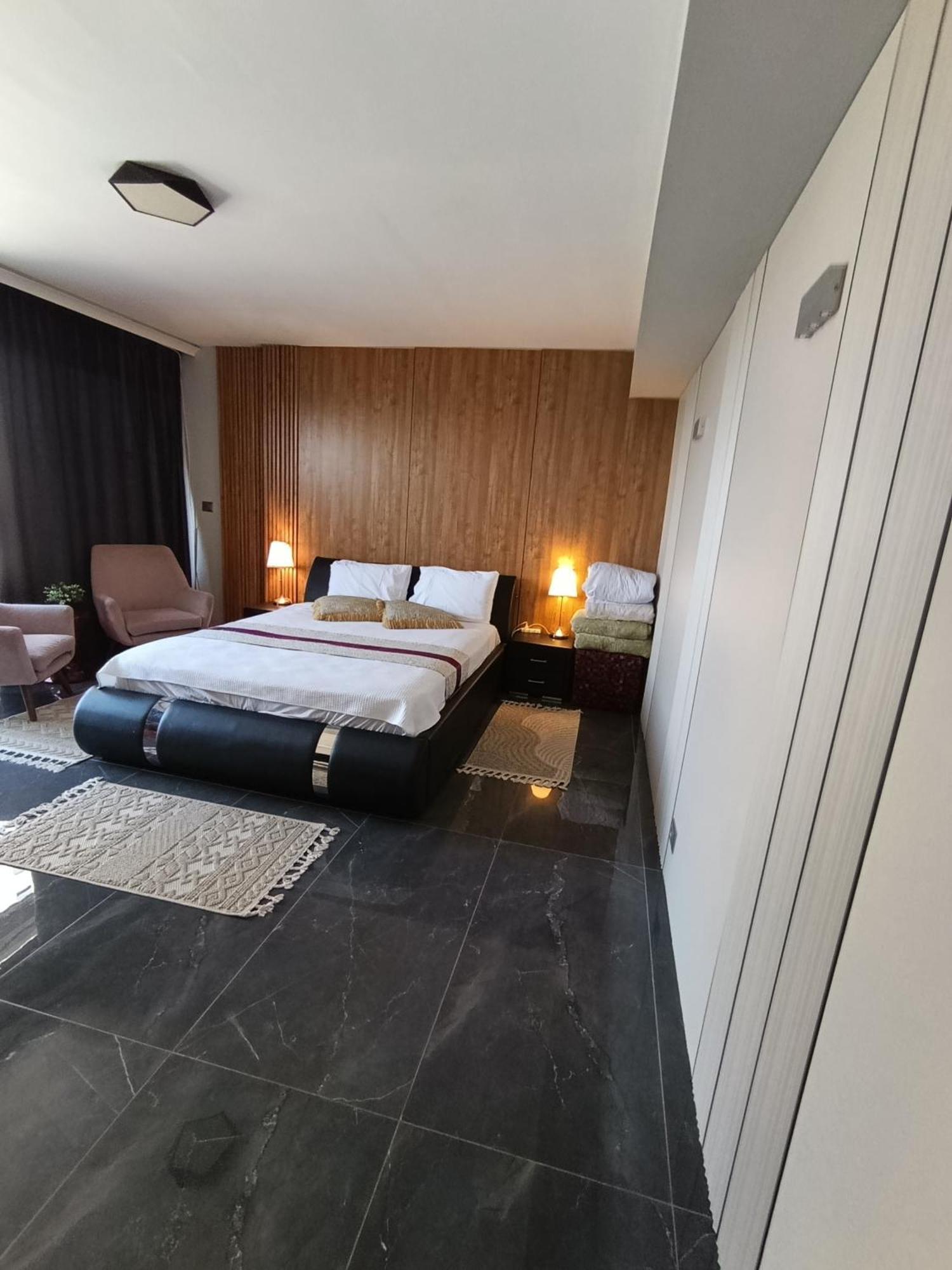 Penthouse Apartment On The Beach Bat Yam Esterno foto
