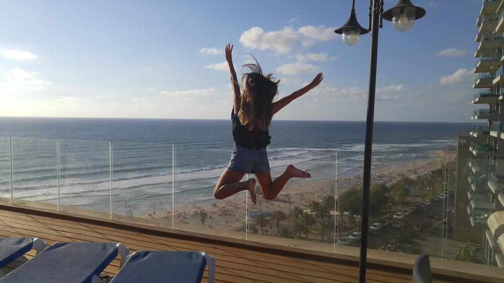 Penthouse Apartment On The Beach Bat Yam Esterno foto