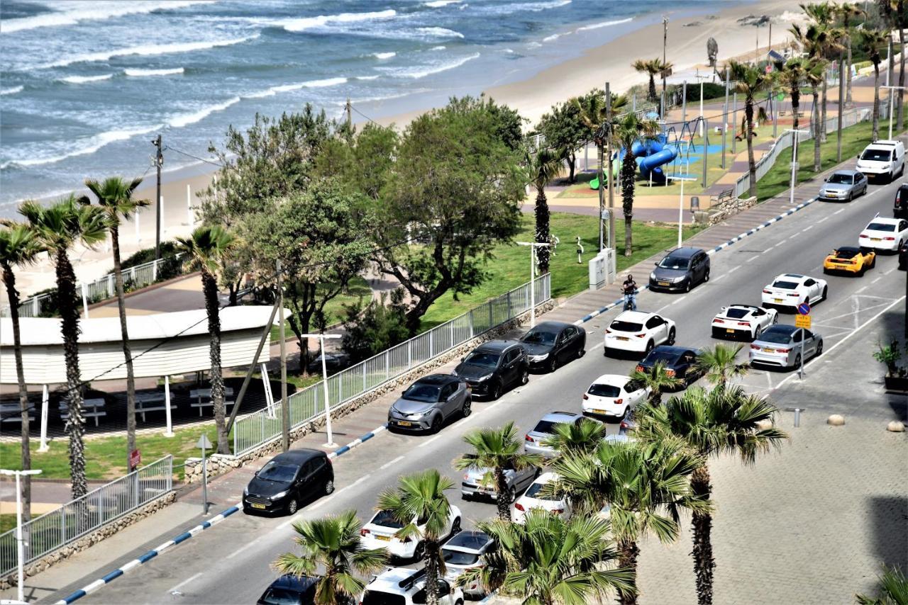 Penthouse Apartment On The Beach Bat Yam Esterno foto