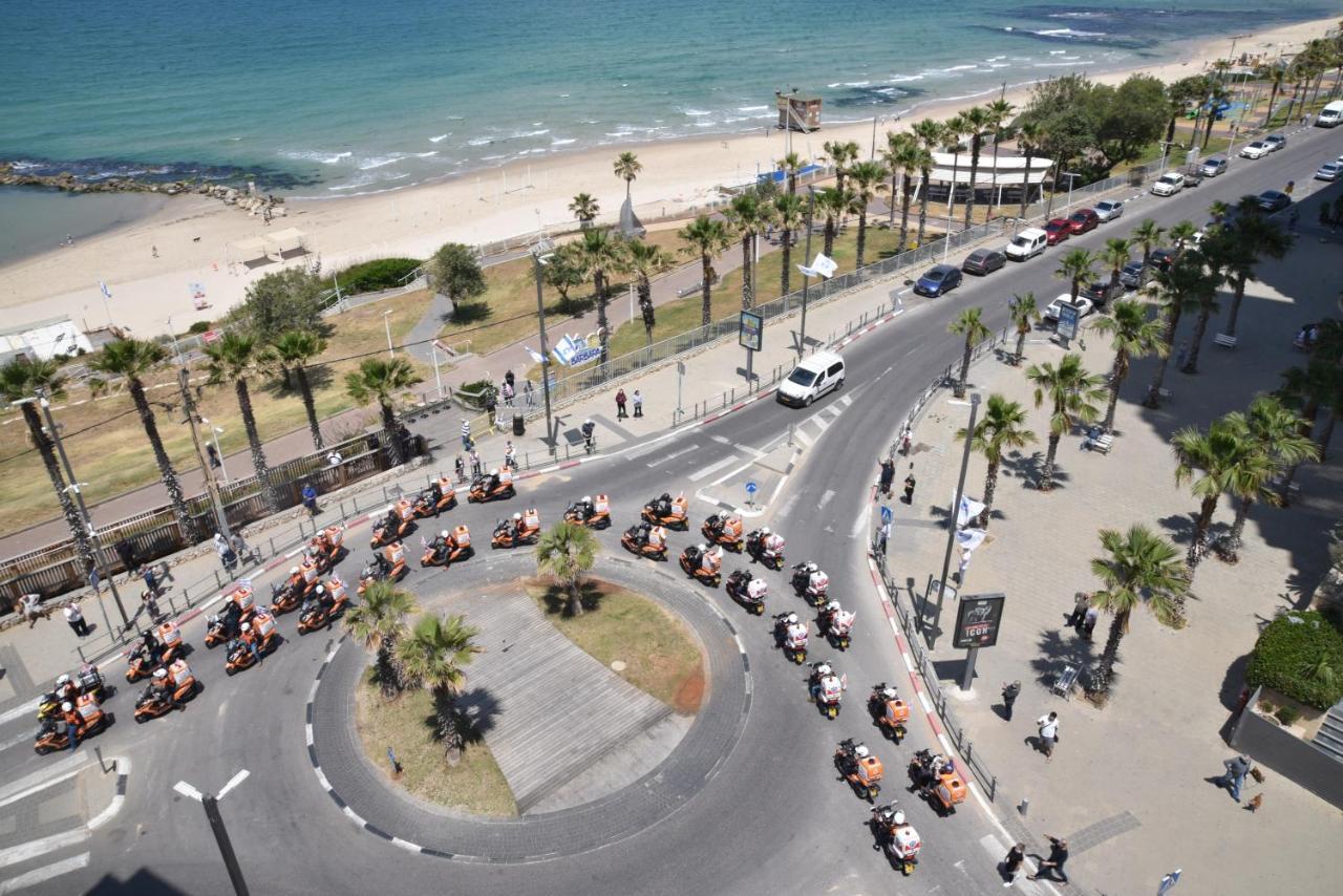 Penthouse Apartment On The Beach Bat Yam Esterno foto
