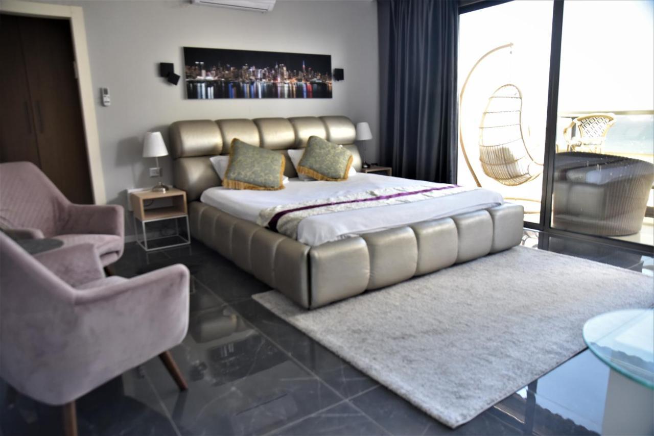 Penthouse Apartment On The Beach Bat Yam Esterno foto