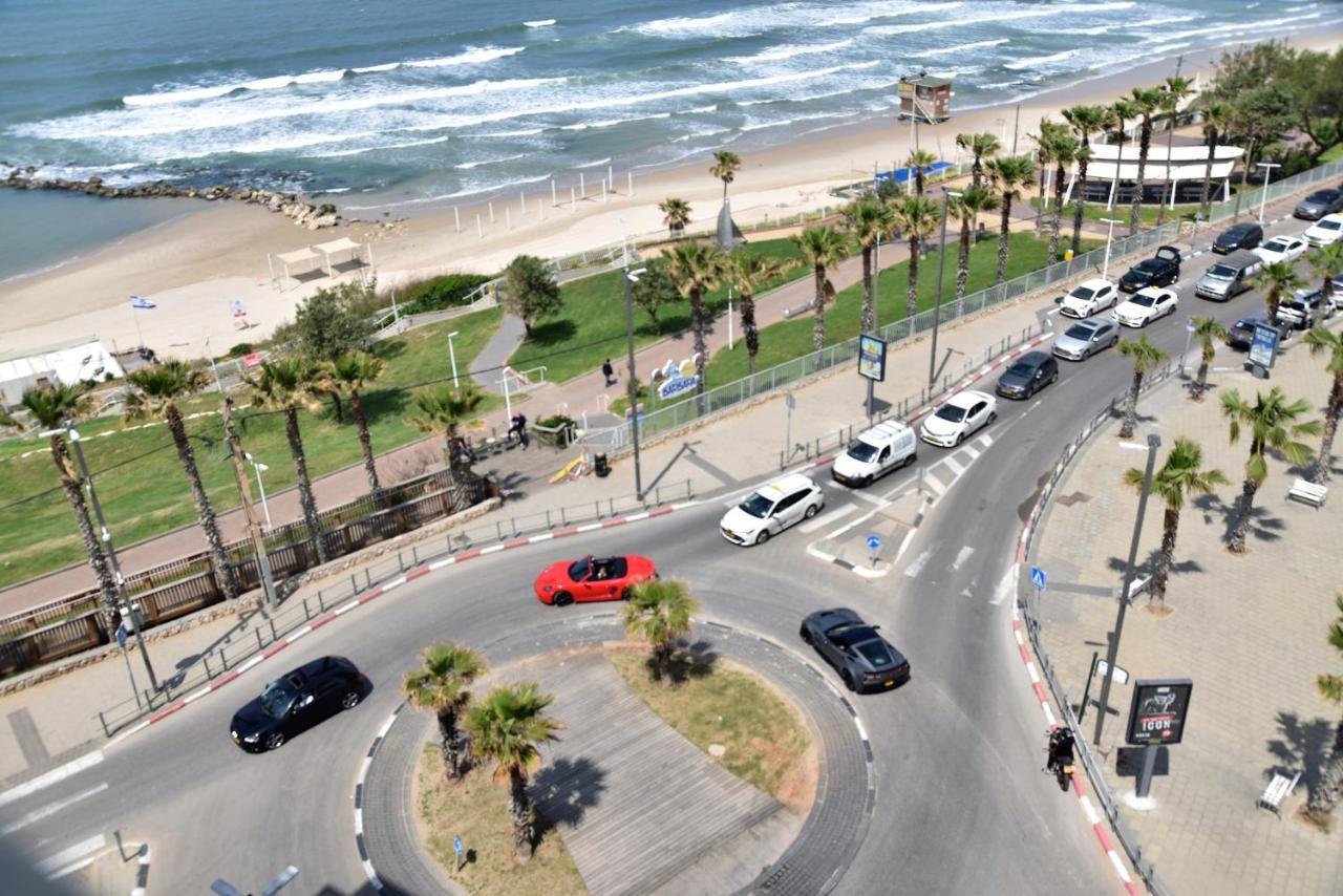 Penthouse Apartment On The Beach Bat Yam Esterno foto