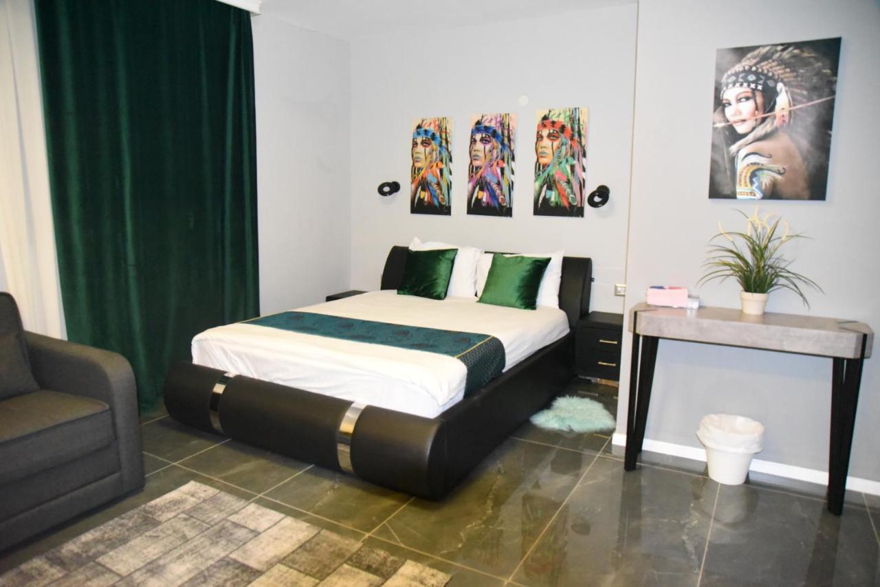 Penthouse Apartment On The Beach Bat Yam Esterno foto