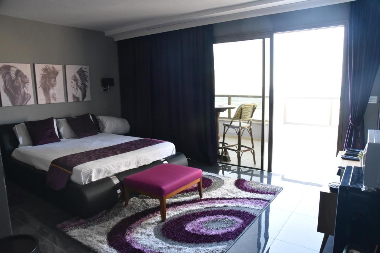 Penthouse Apartment On The Beach Bat Yam Esterno foto